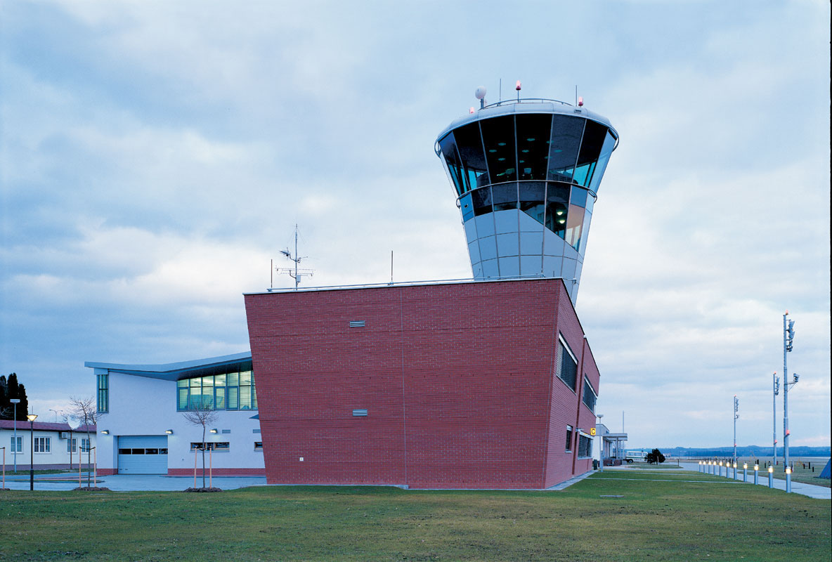 1998 - 2001: TWR Řídící věž a administrativní budova ŘLP / Brno