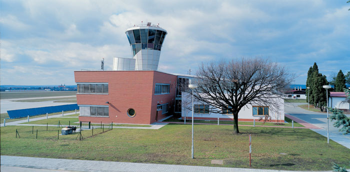 1998 - 2001: TWR Řídící věž a administrativní budova ŘLP / Brno