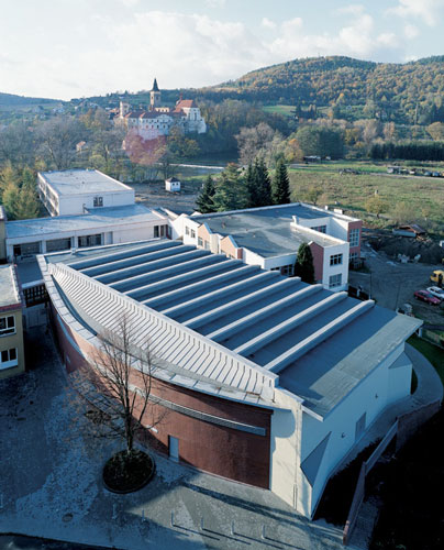 1998 - 2000: Dostavba areálu základní školy / Sázava n.S.